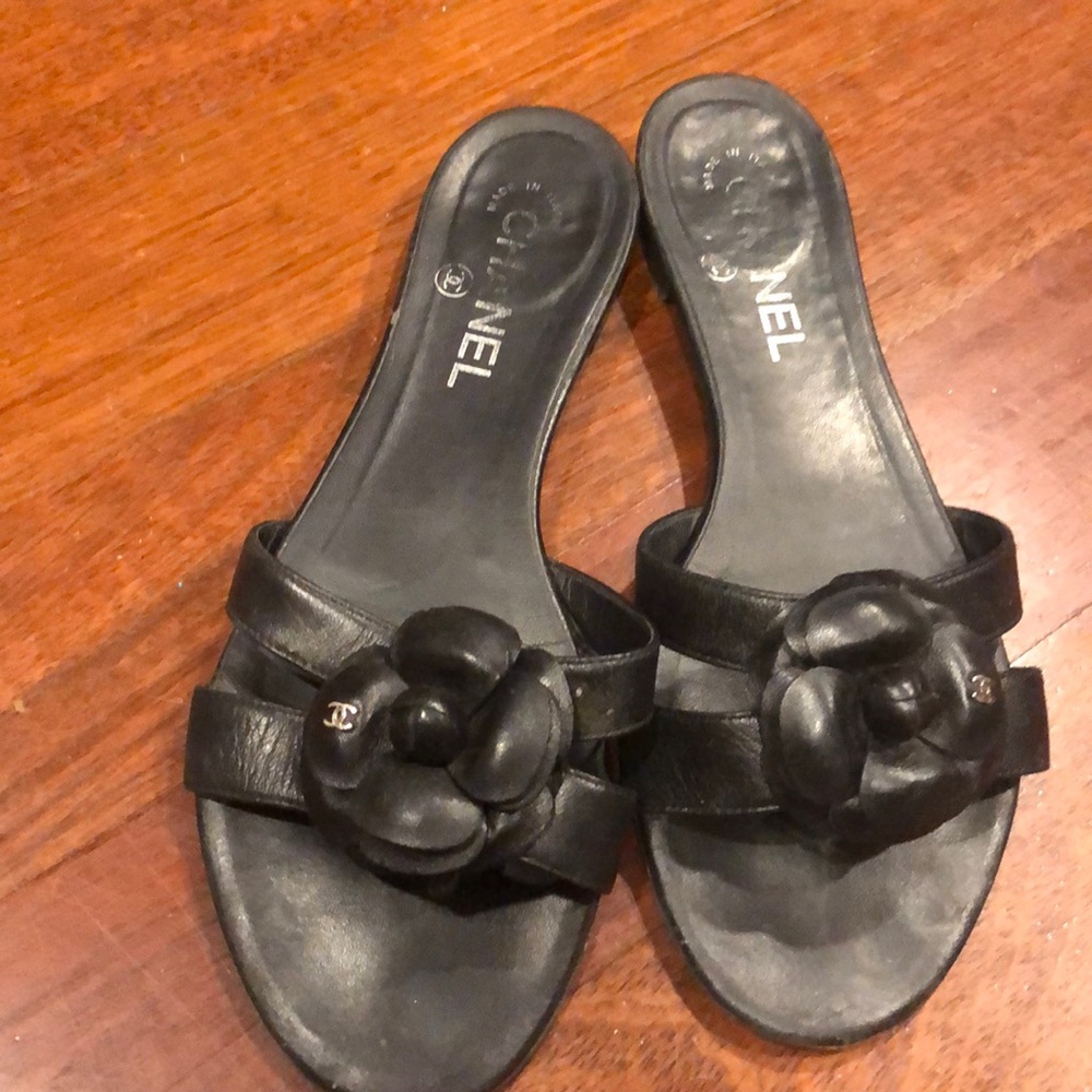 Chanel classic camelia black sandals slides 38
